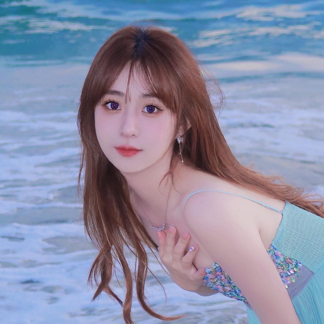 小怡甜甜