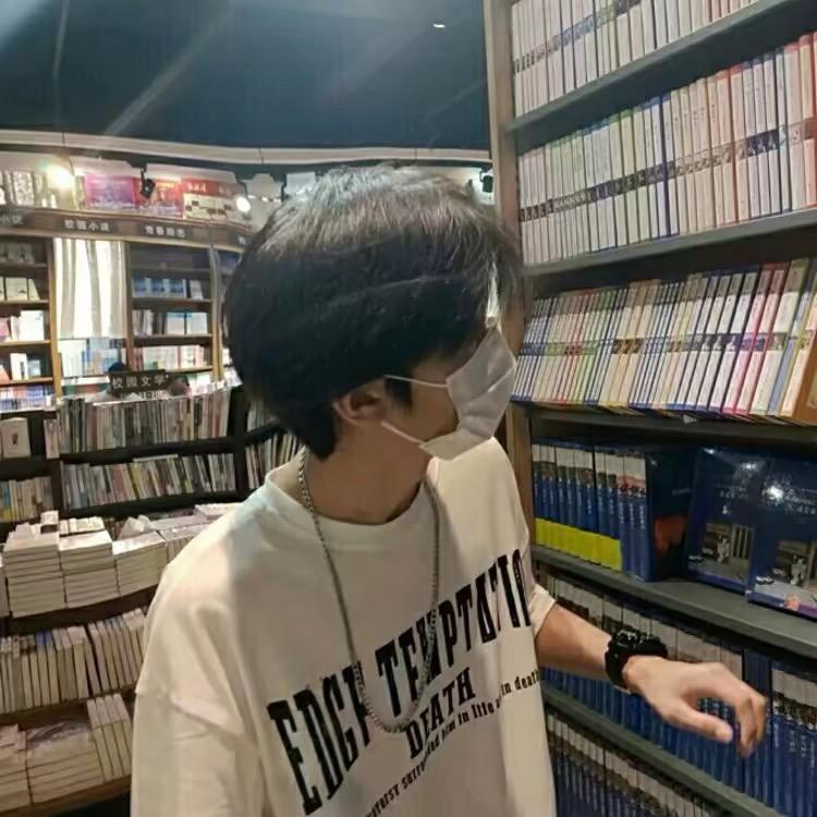 蜡笔小兴🐾🐾