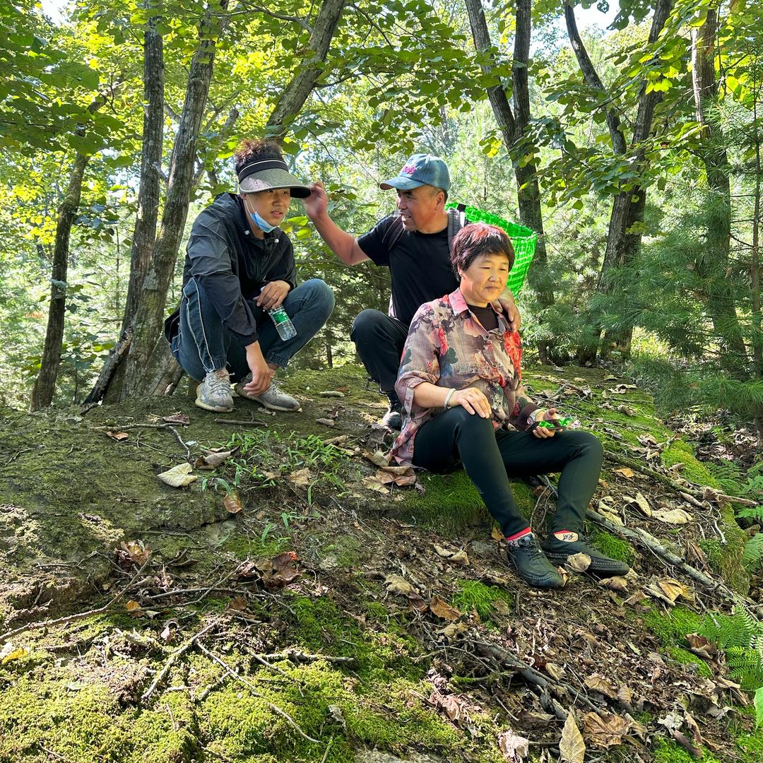 小高山里一家人