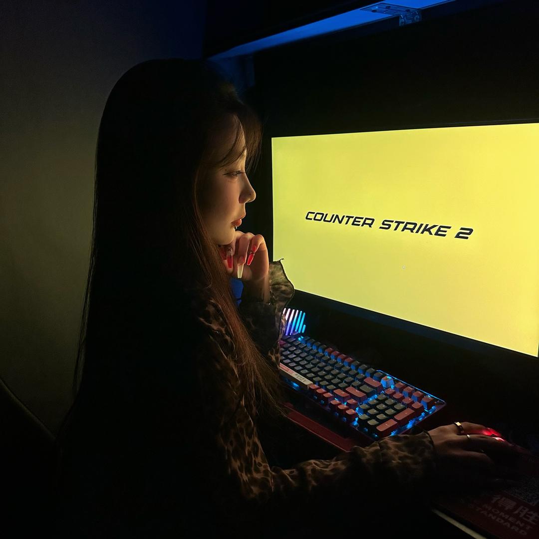 Yy.