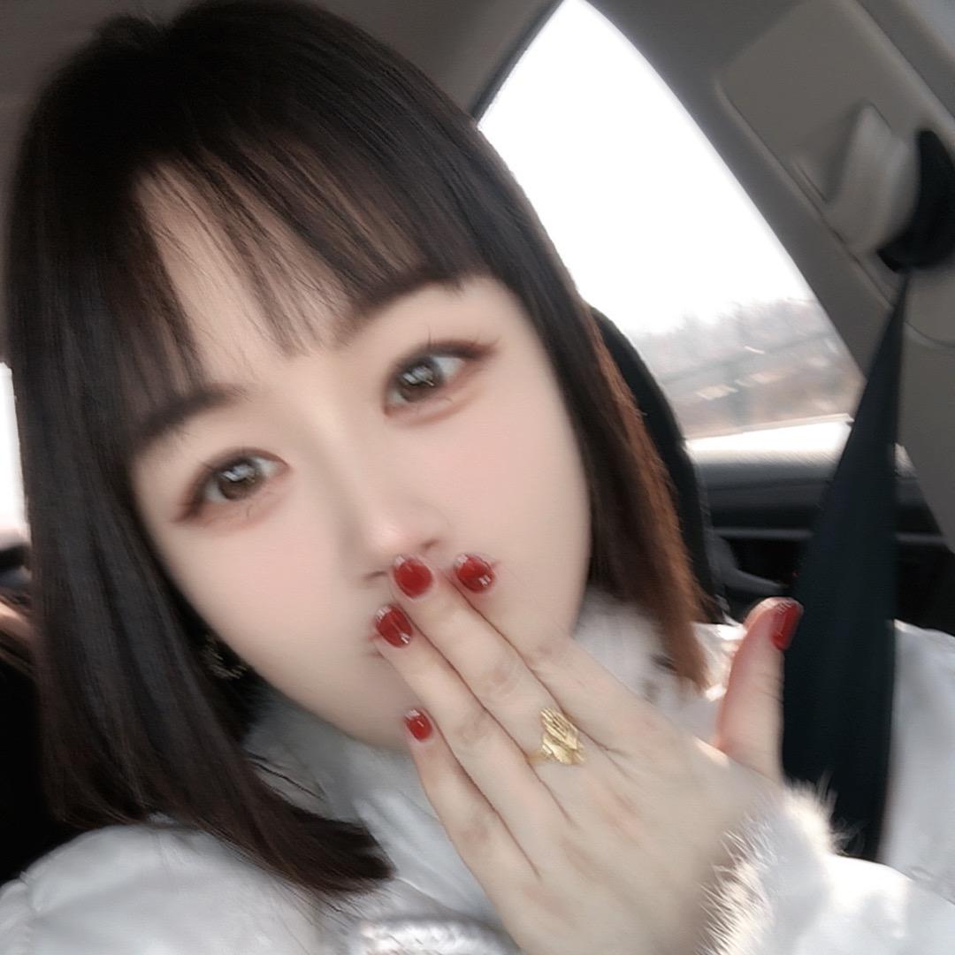 有一个女孩，叫静静
