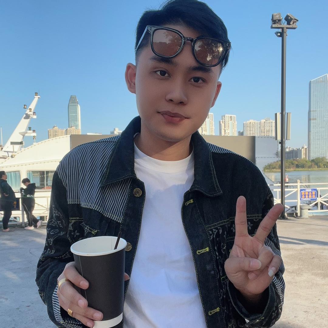 龙四✌️-家具人