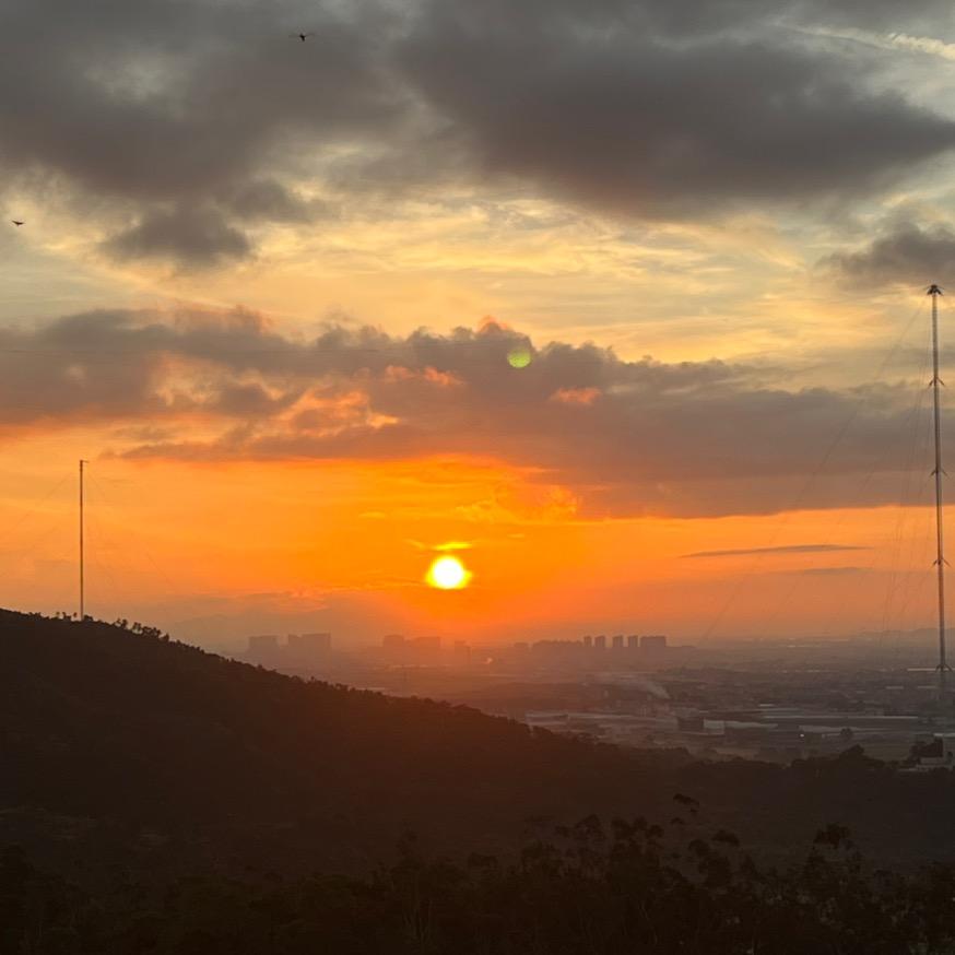 朵拉爱吃带皮薯条