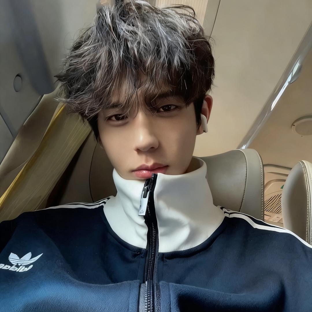 靠颜值吃饭差点饿死