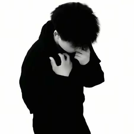 袜子套在脚睡觉怕它冷