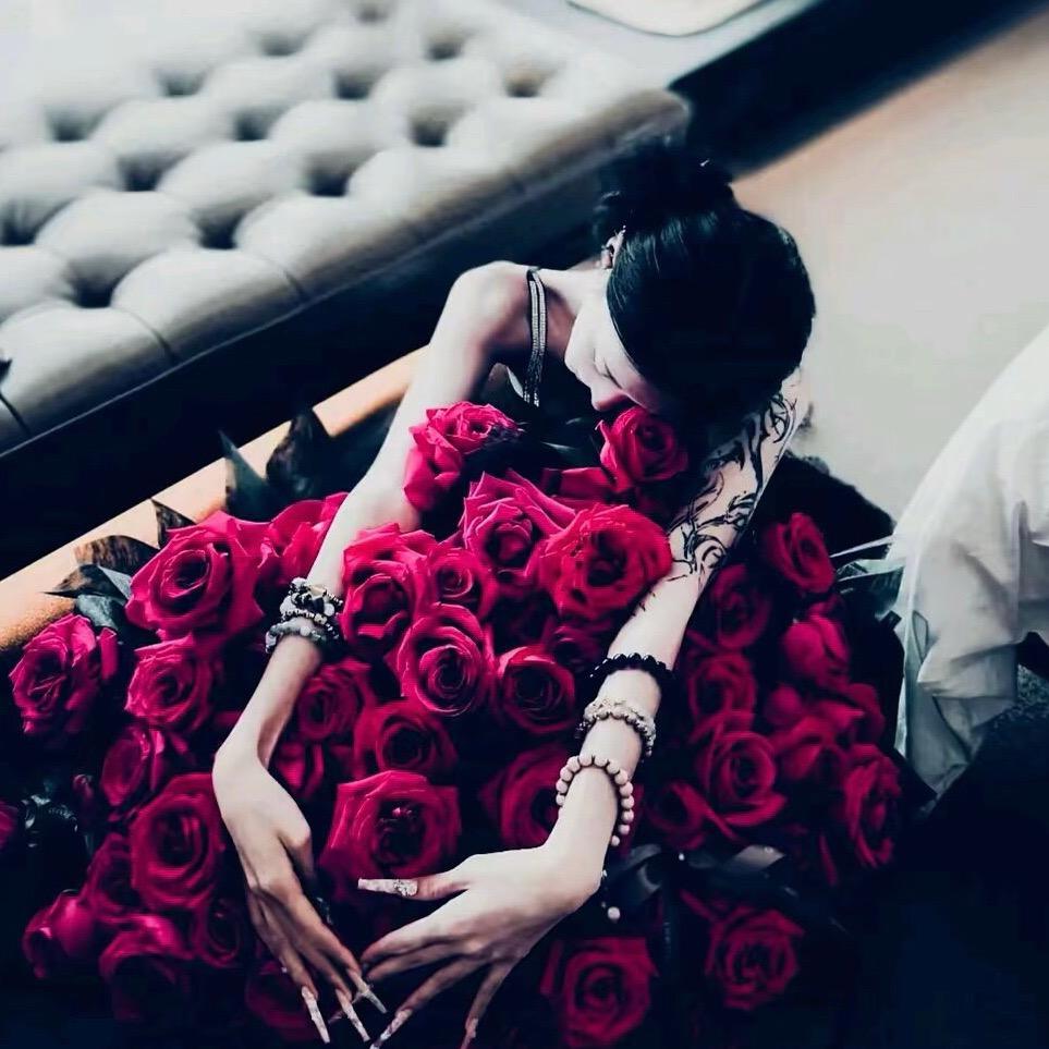 深情女.^“”