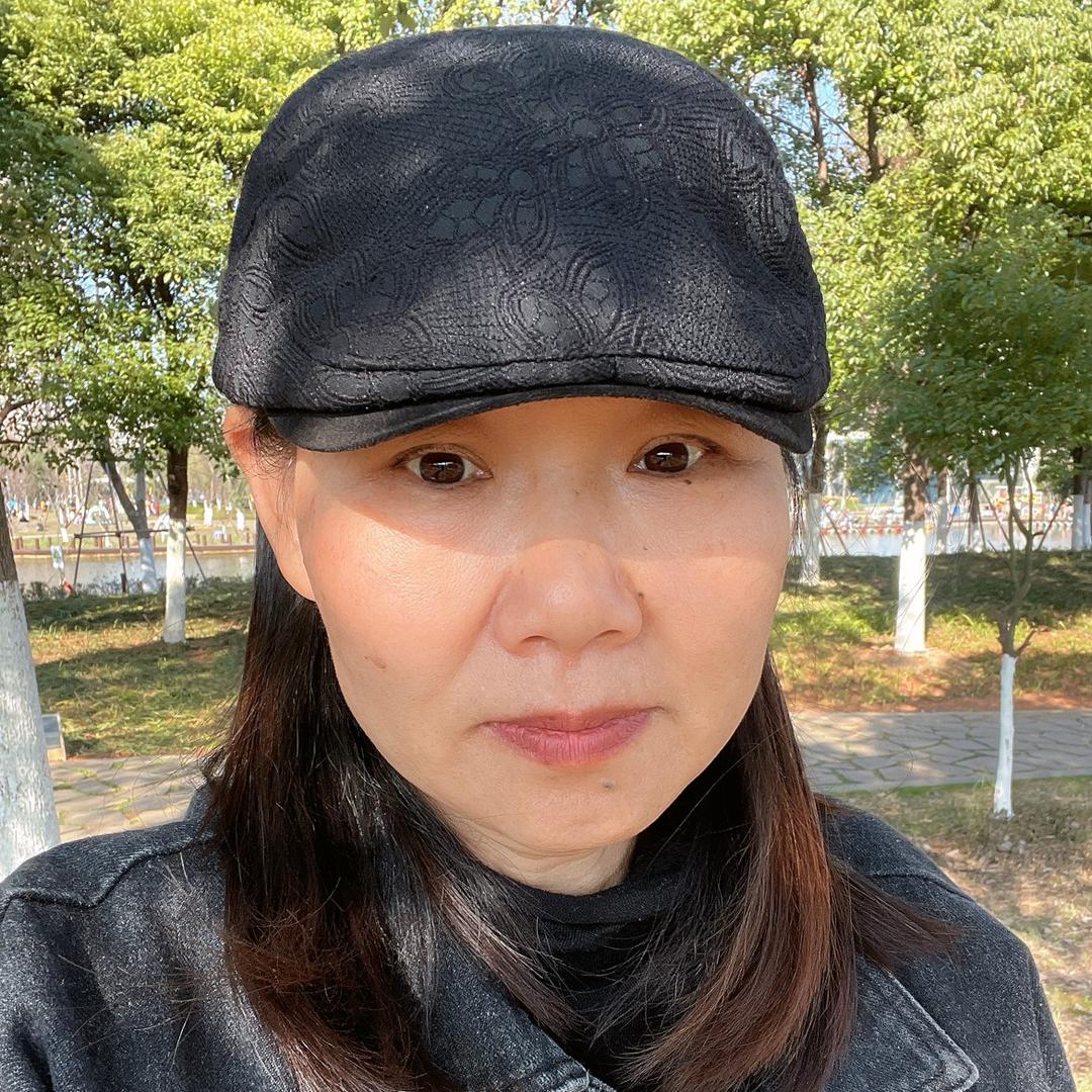 南昌菲儿设计师女装～罗姐