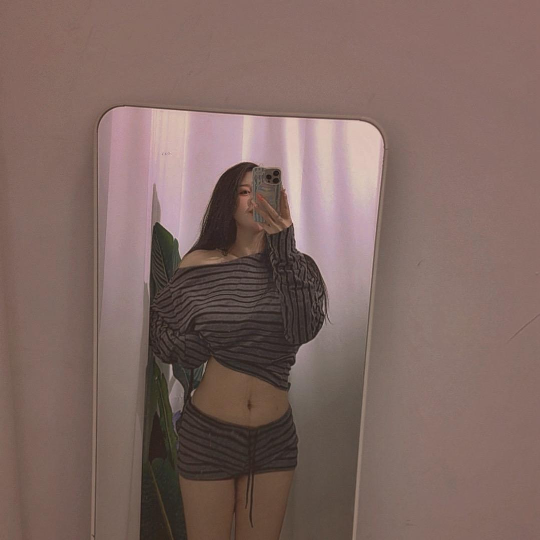 7 7
