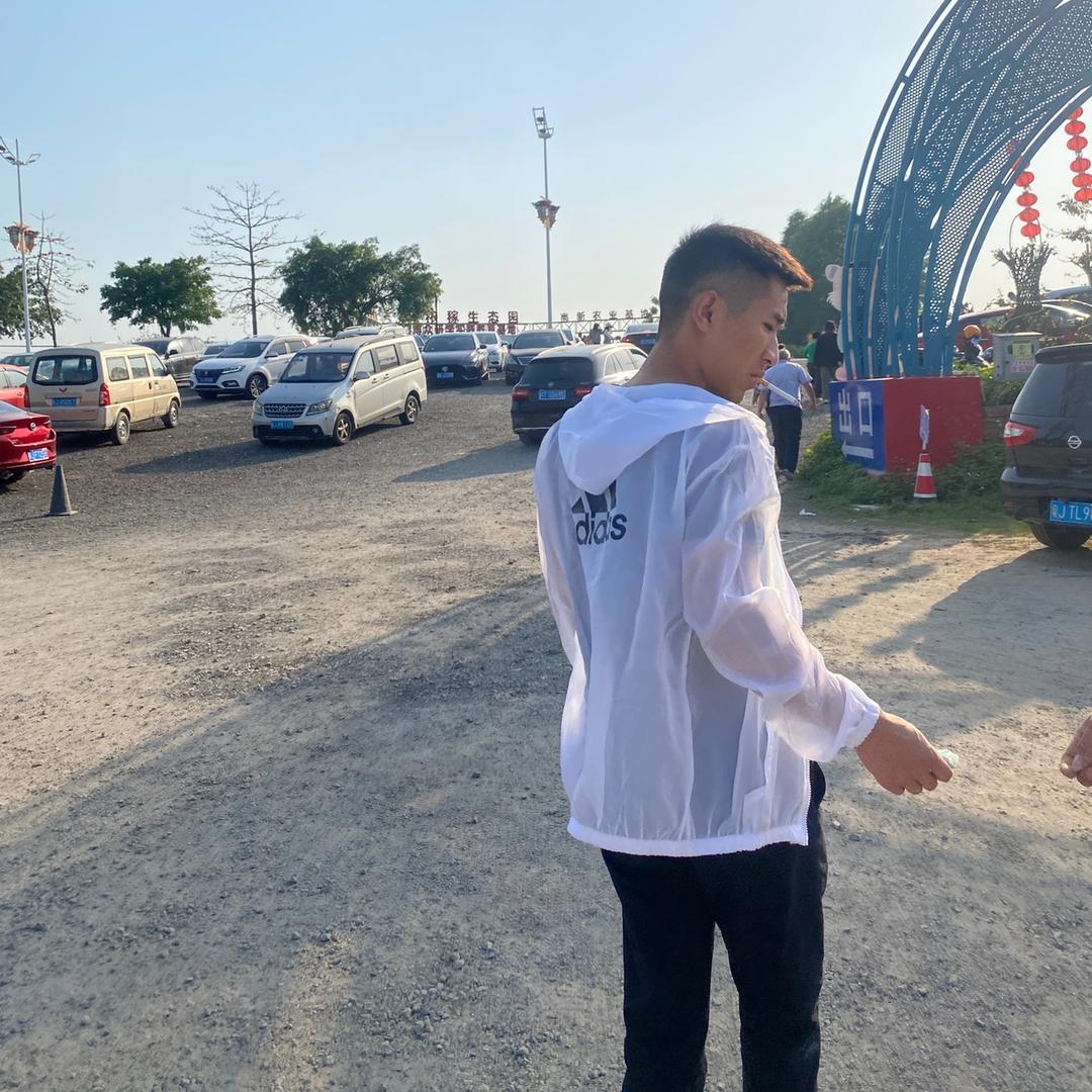 一介俗人 ❗️