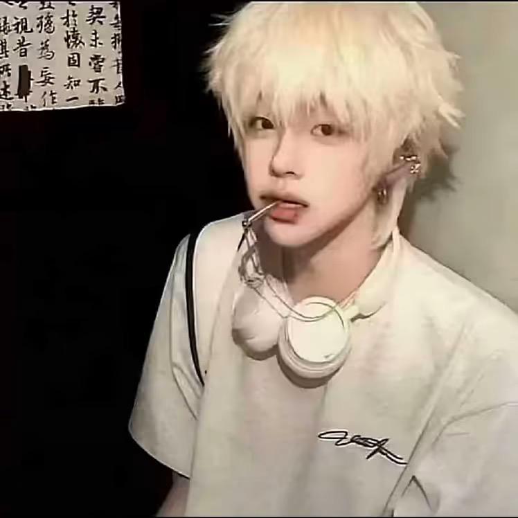 六月