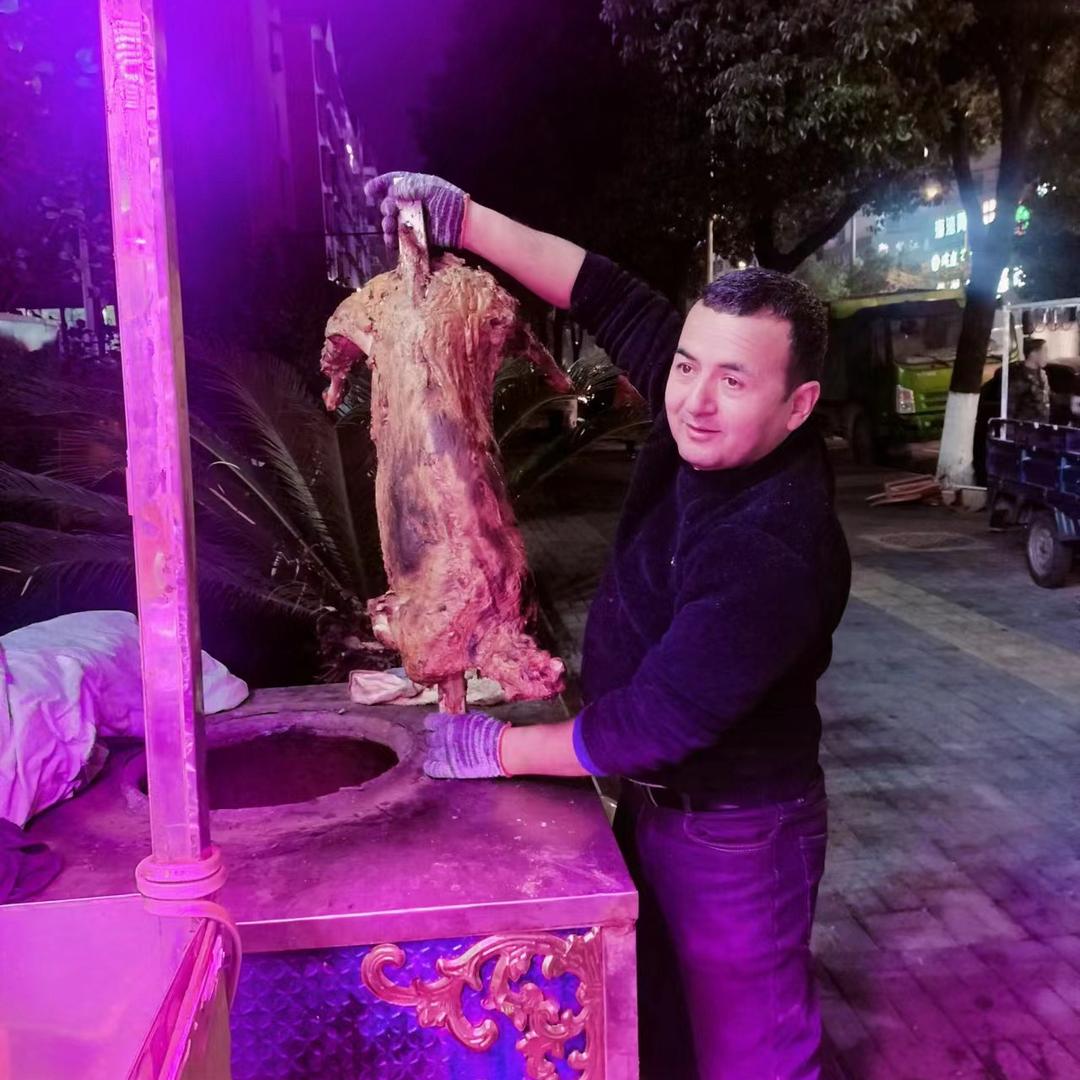 新疆艾麦提烤牛羊肉