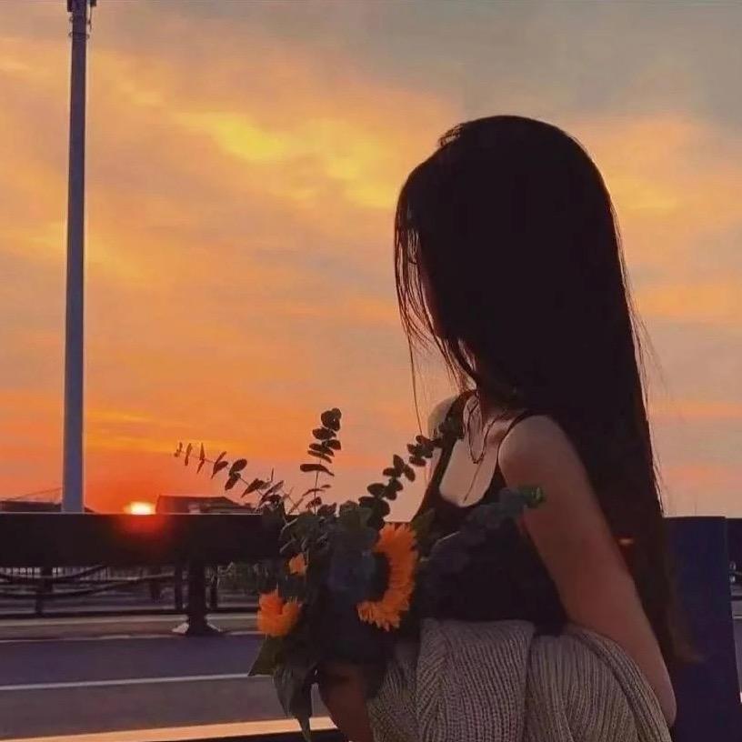 @不爱吃香菜的女孩