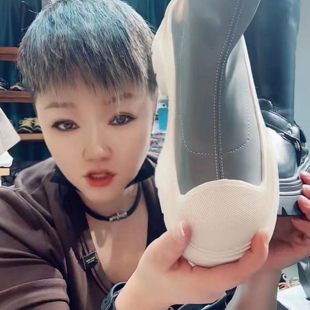卢大美女