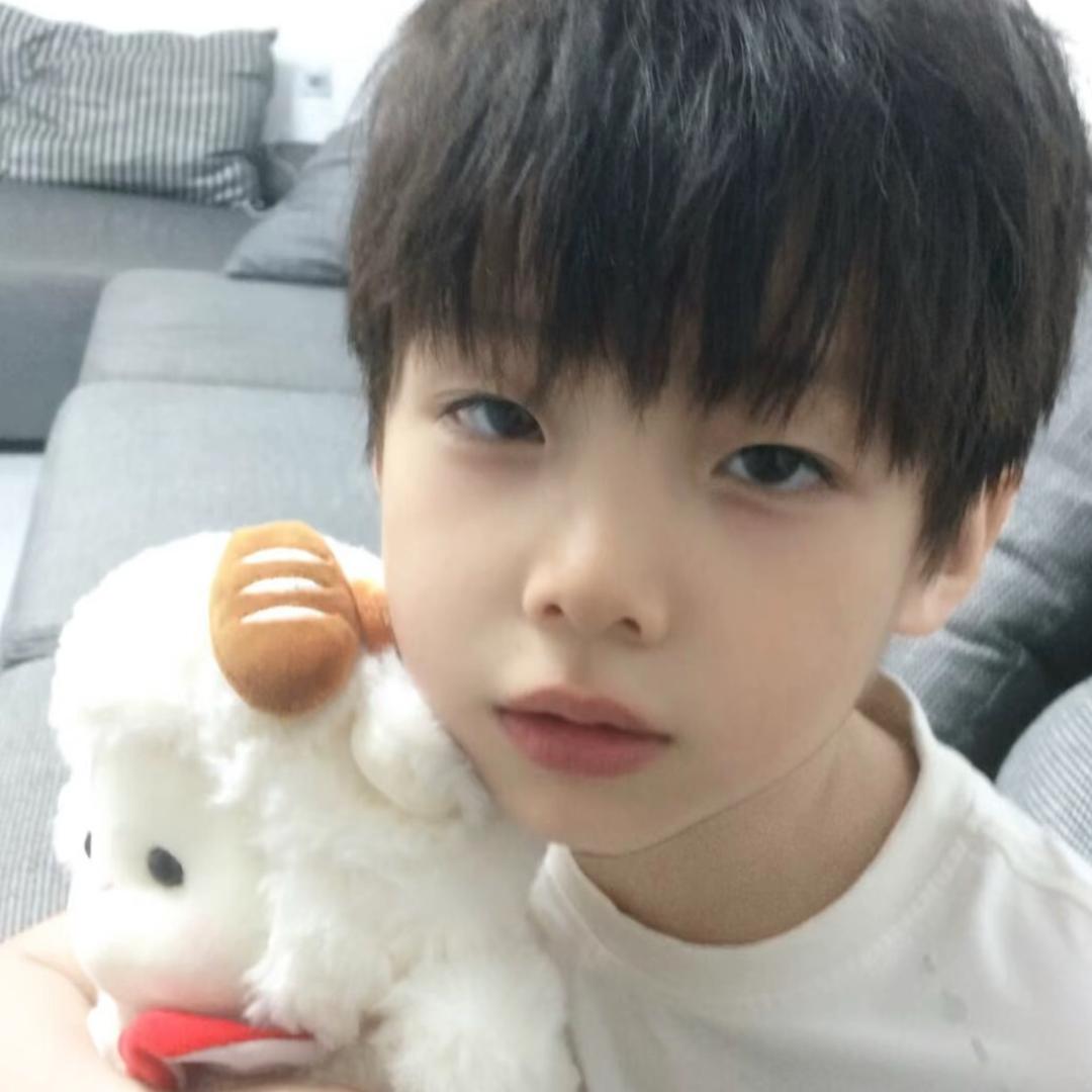 小鹤.