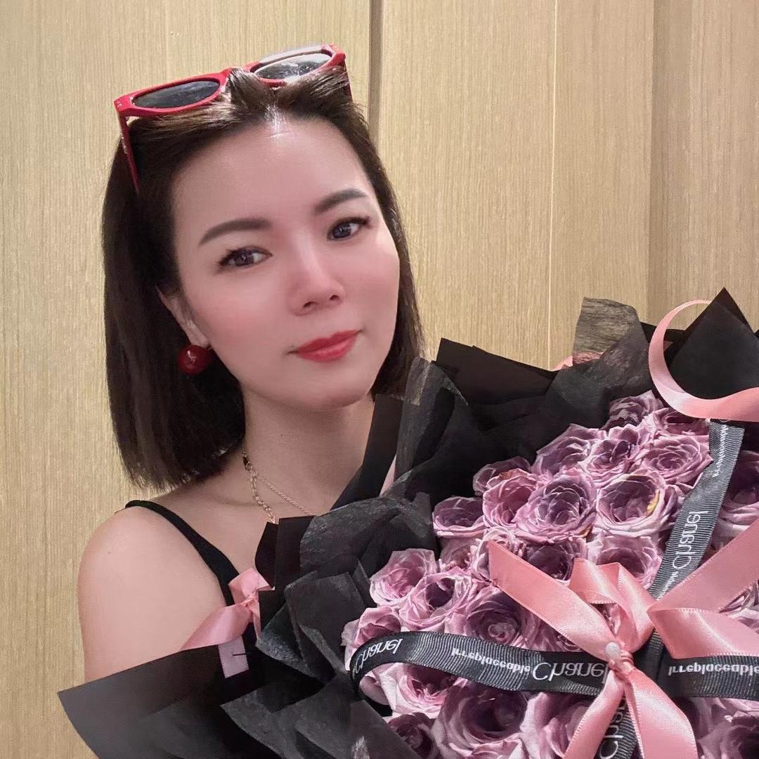 薇薇精品女装店