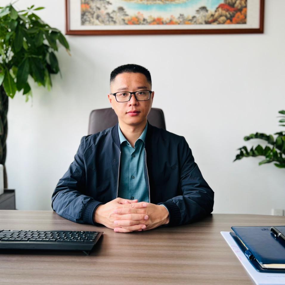 鑫博德陈霖
