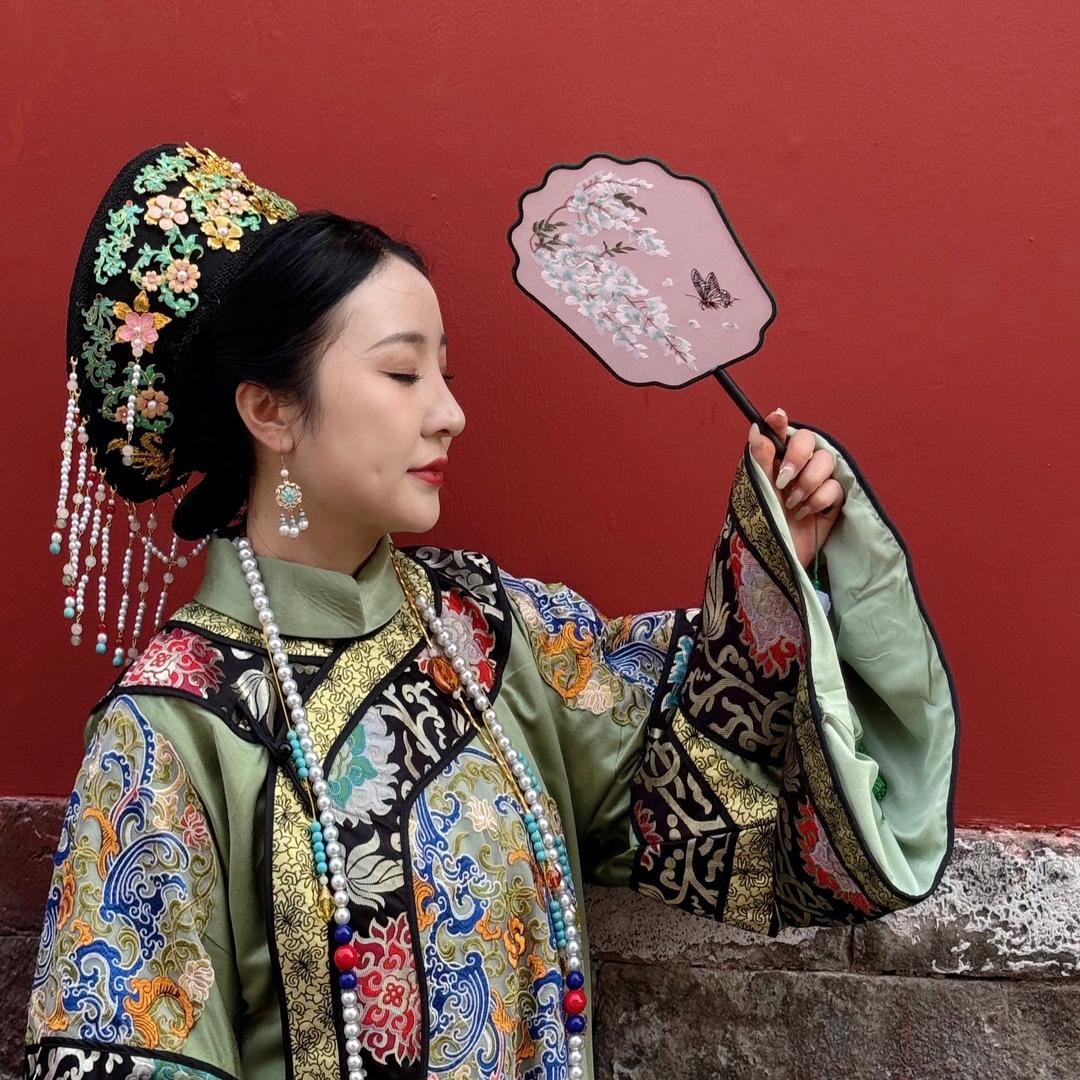 头哥其实是个美少女