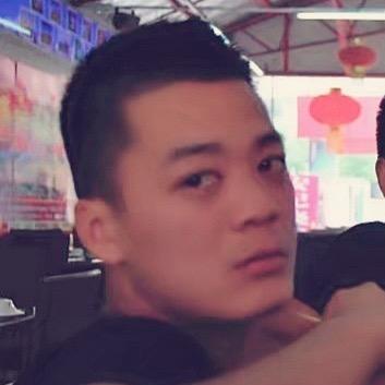 勇哥跳起来打你膝盖儿