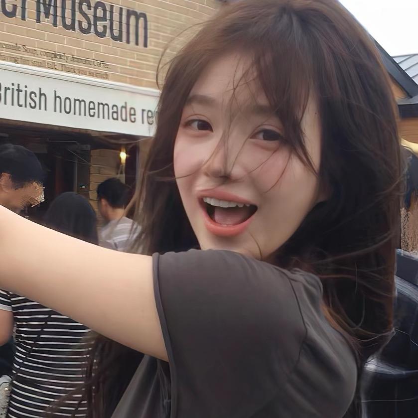 美女爱拍照📸