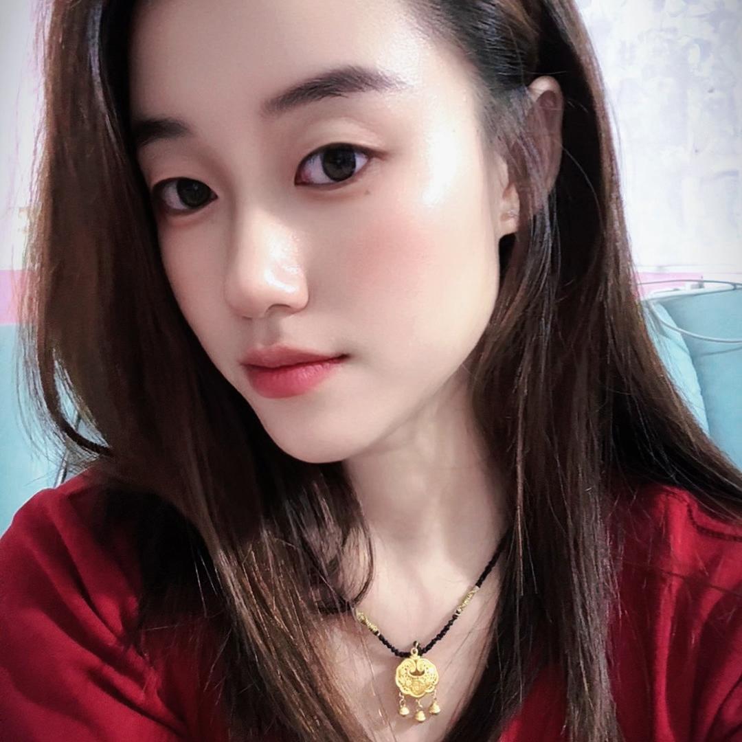 笑着奔跑