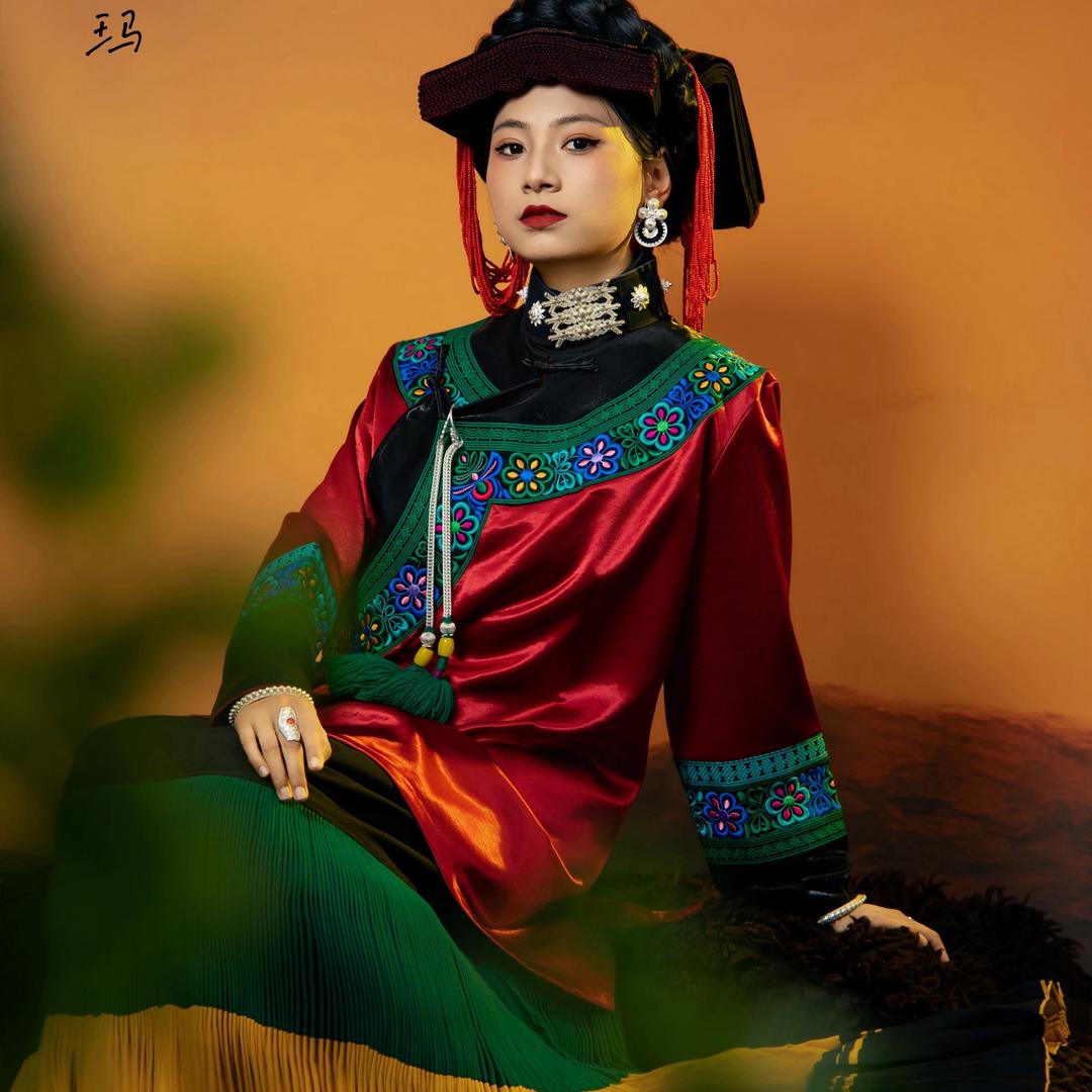 火塘索玛婚纱摄影