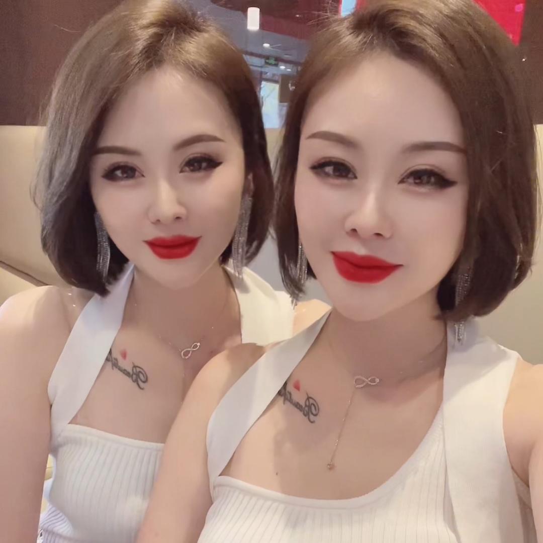云儿馨儿双胞胎