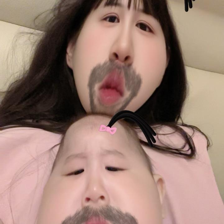 肉坨很会笑