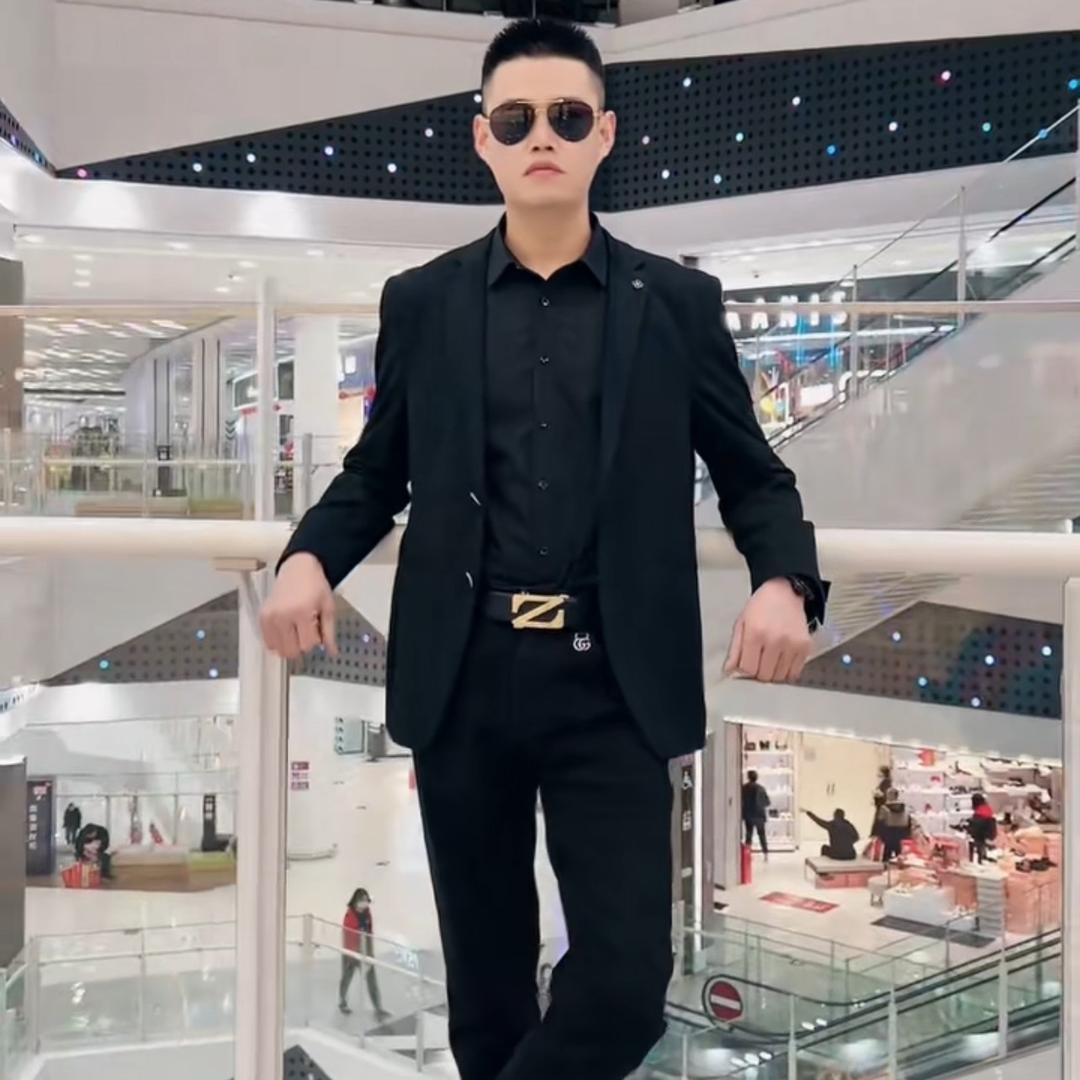 宇航男士西装