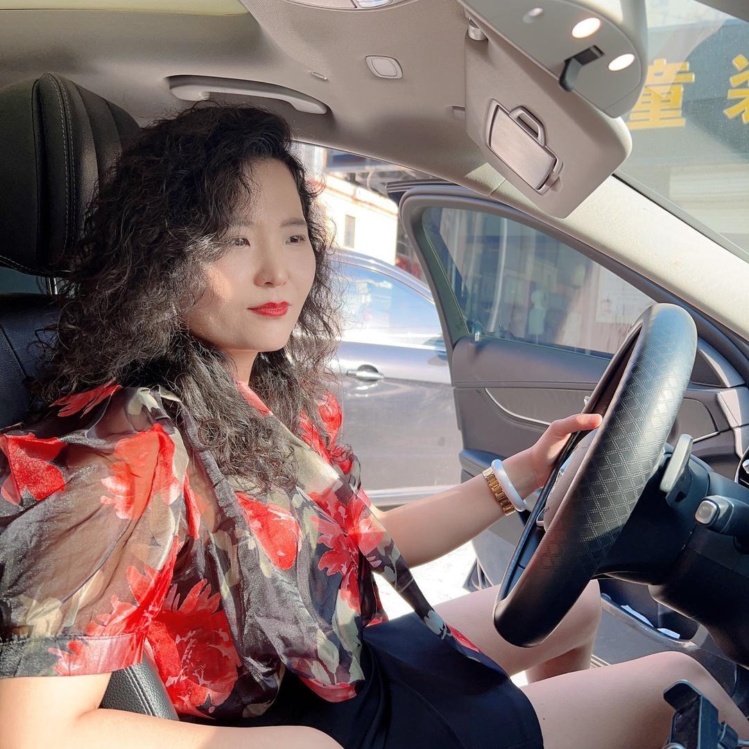 宁津港范女装崔小姐