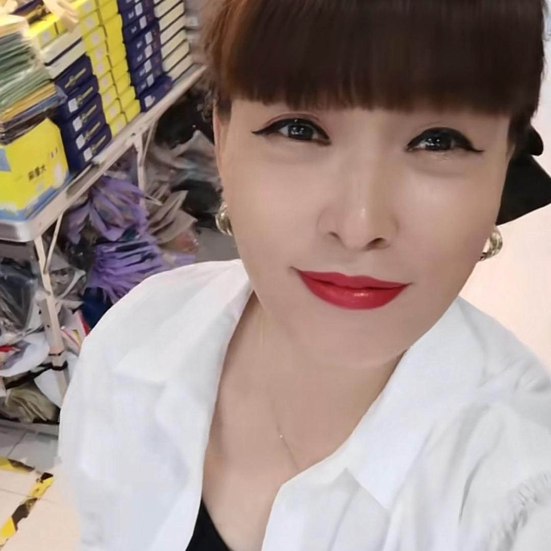 郑州小丽服饰店（周一到周五直播）