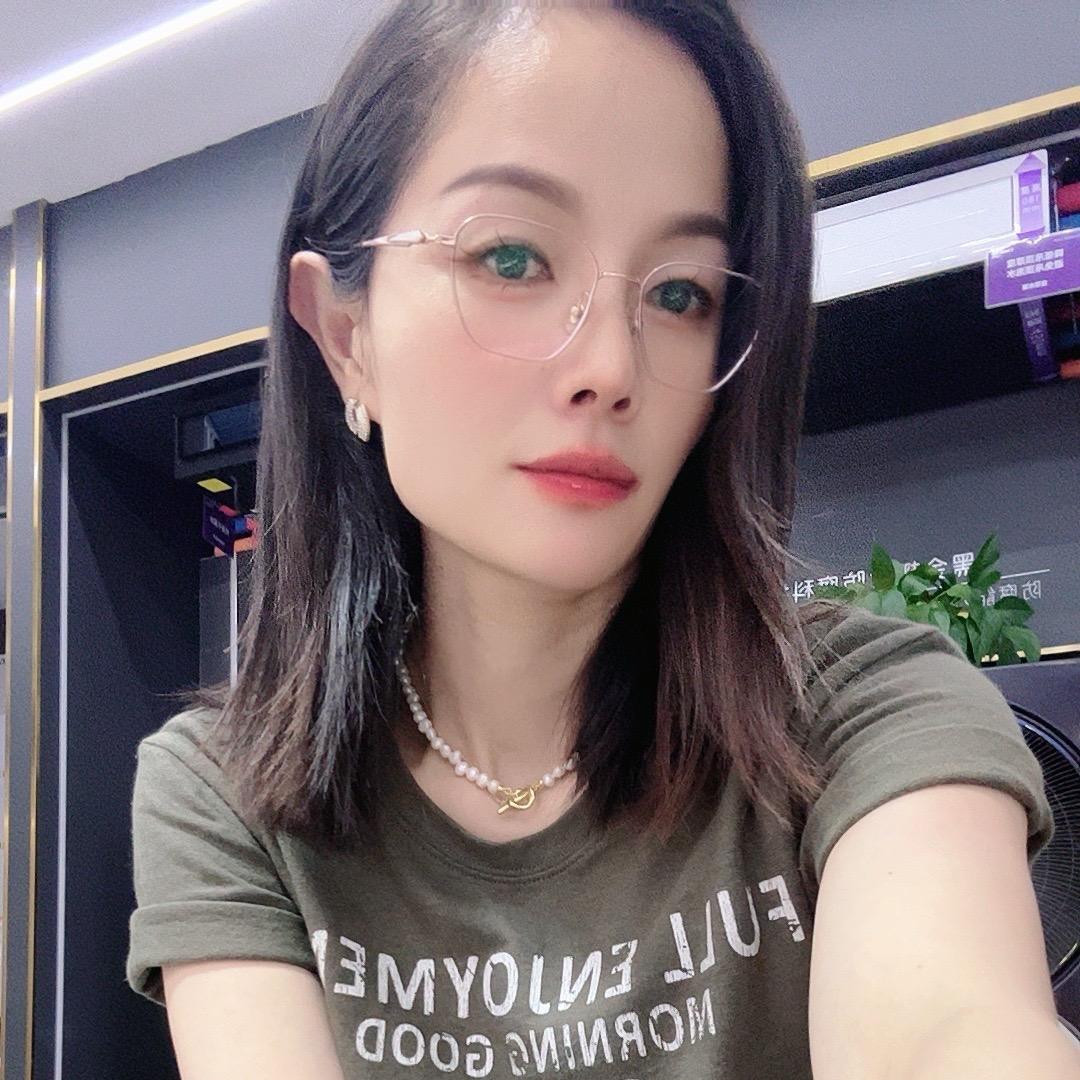 小食候湘 何筱晴