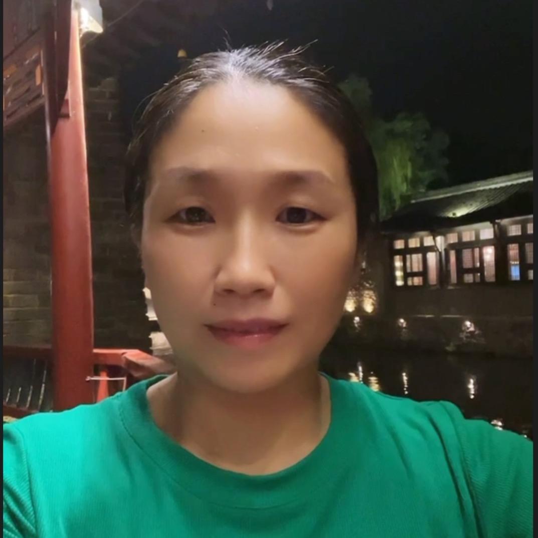 默默默