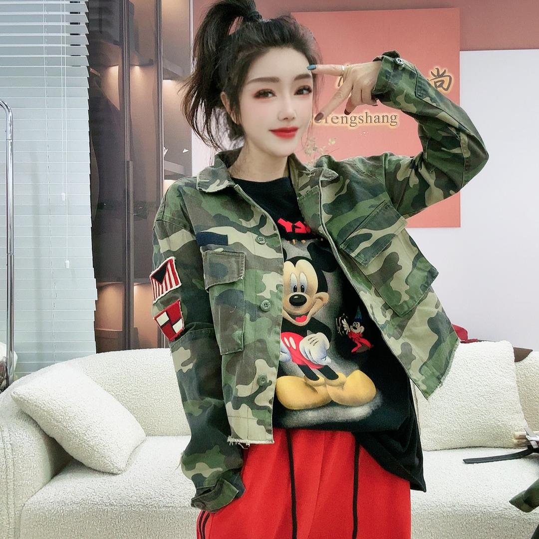 伊人风尚陈陈服饰