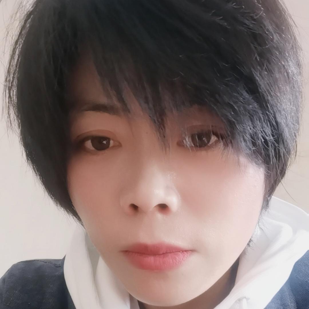韩英