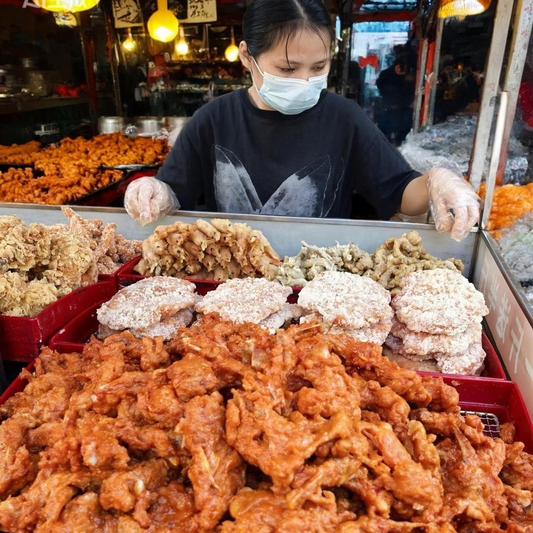 小娟夫妇摆摊记