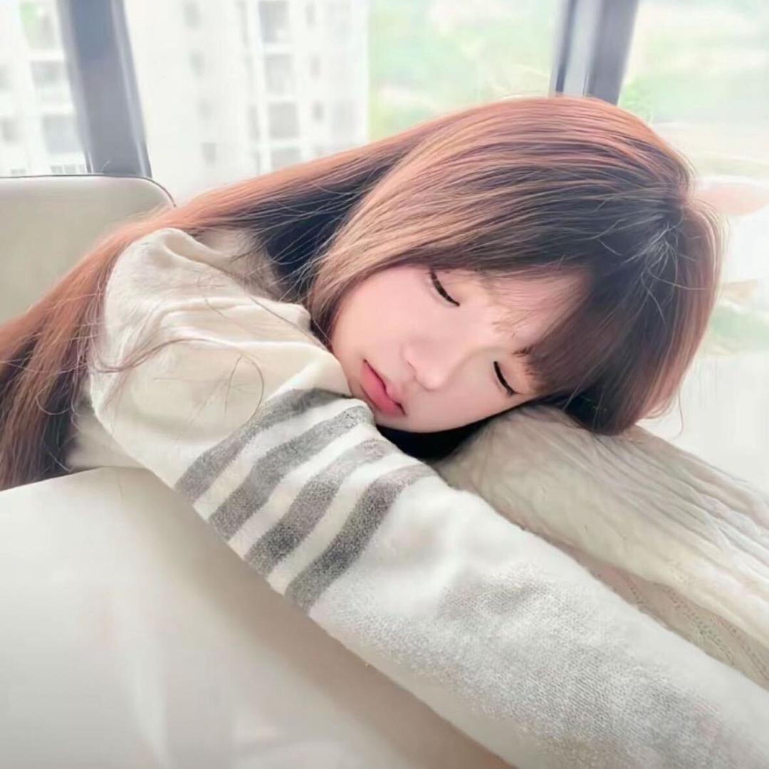 小尾巴^