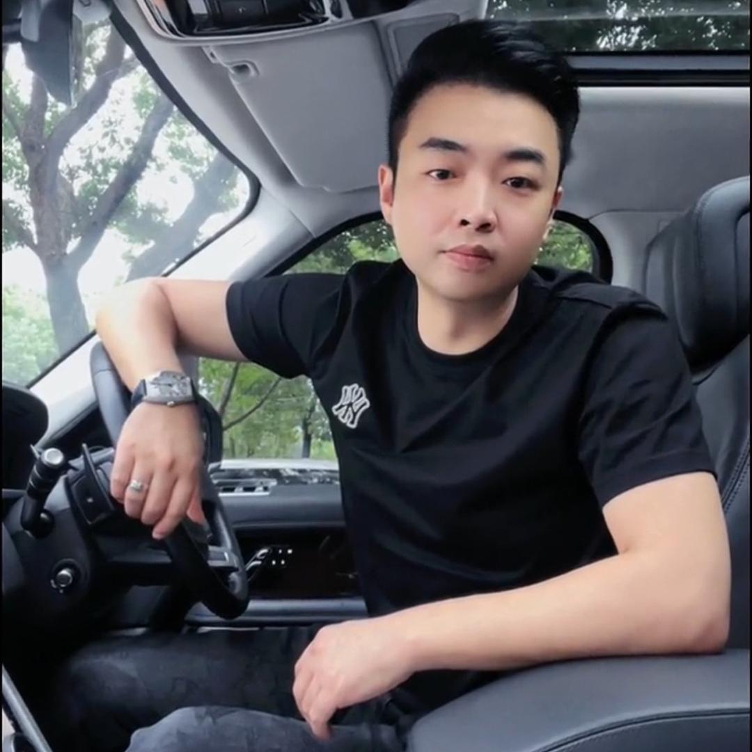 奋斗中的男人