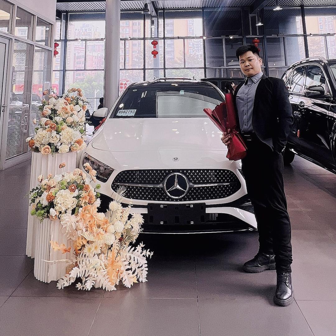 Jack👻 开奔驰的小GieGie