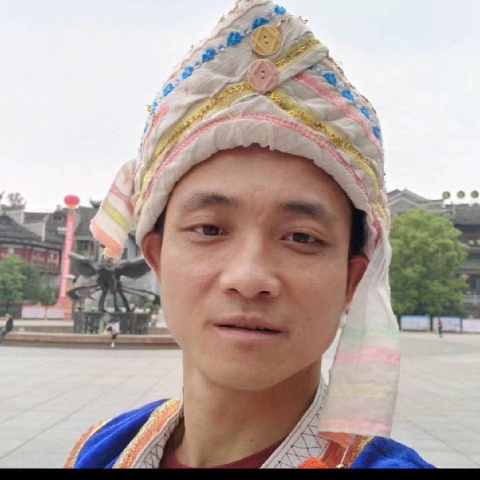 帽子哥爱唱歌