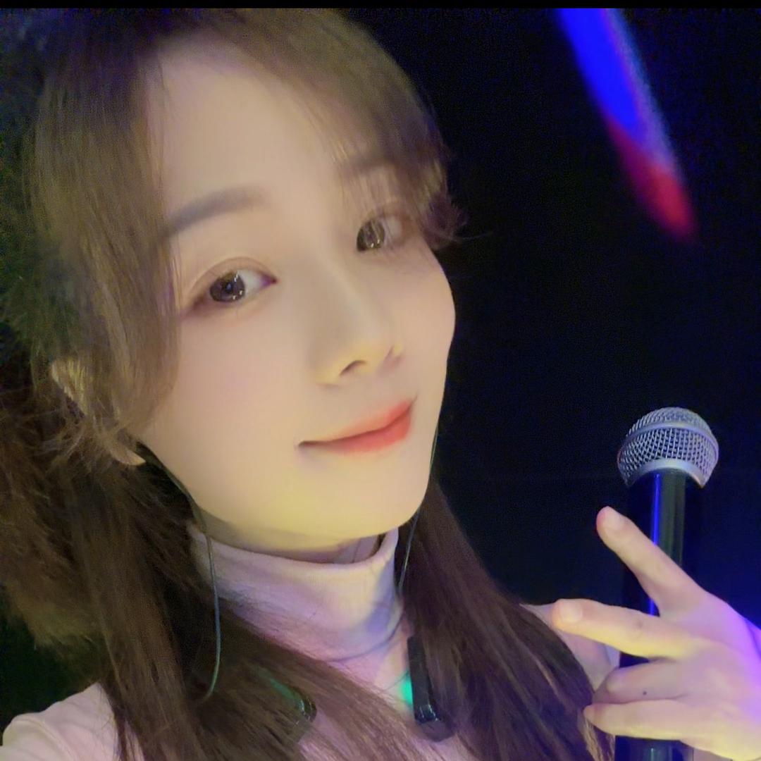 🌈小九🎙「九耐看」