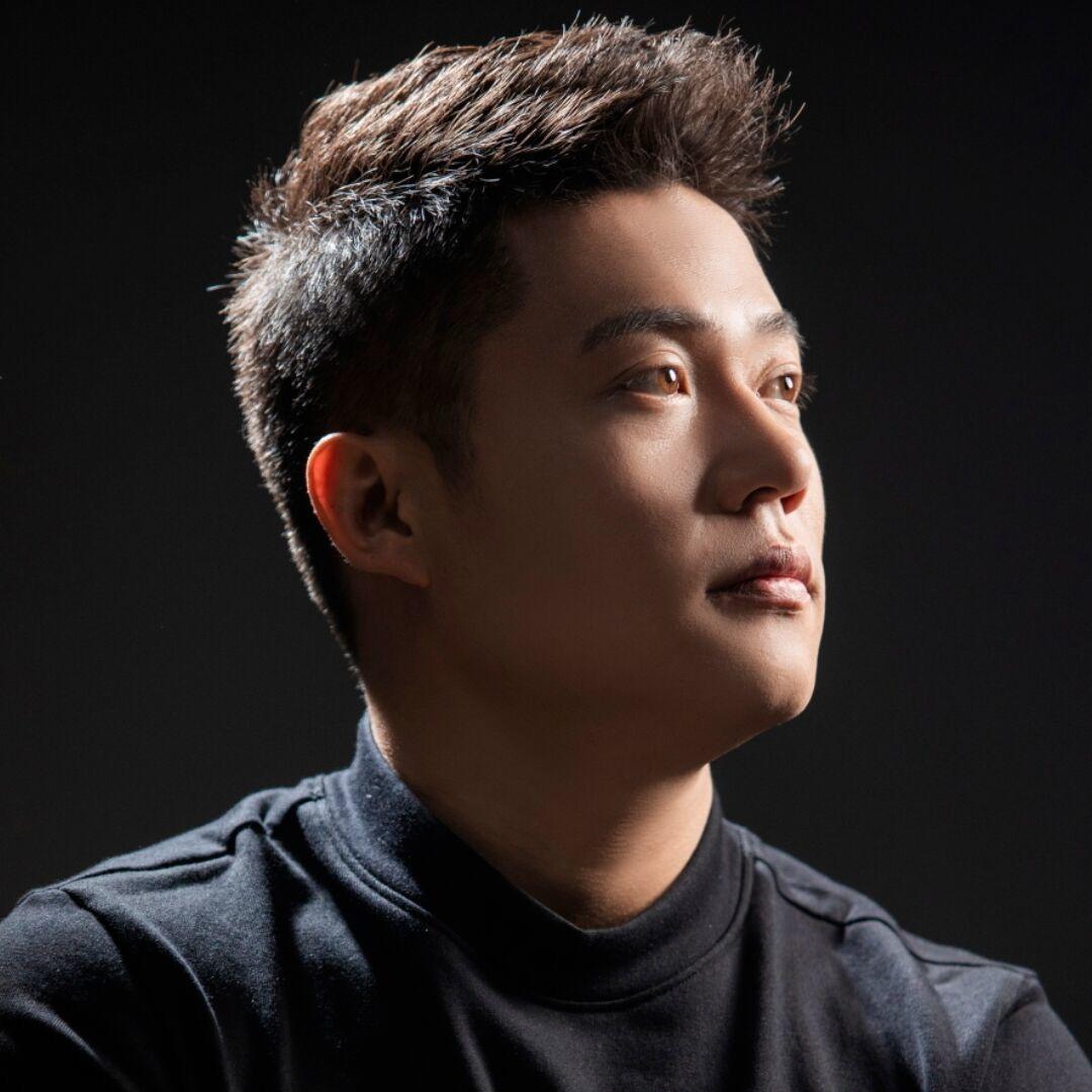 李彬