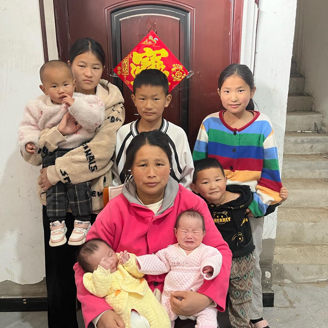 表妹家有七个娃
