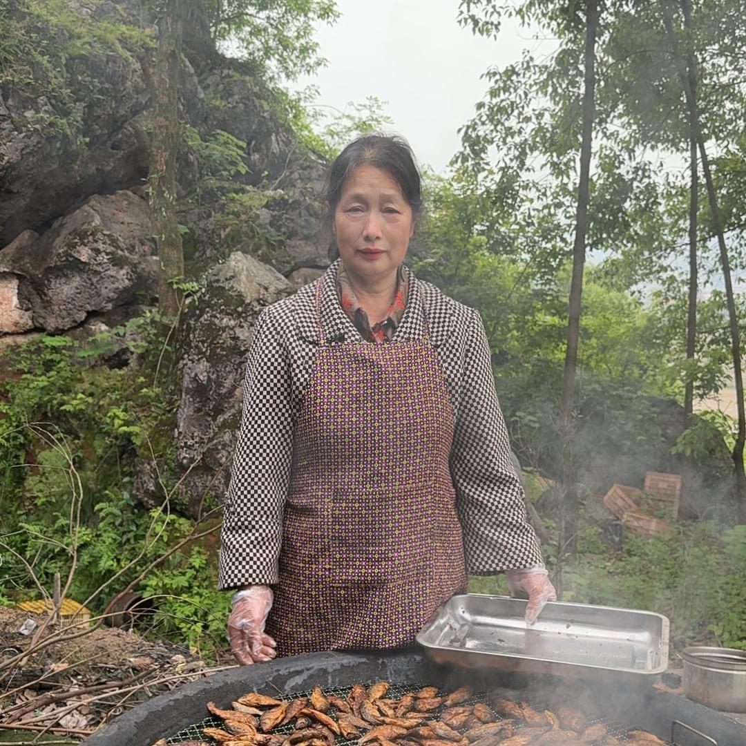 万载县嘉亿食品腊味馆