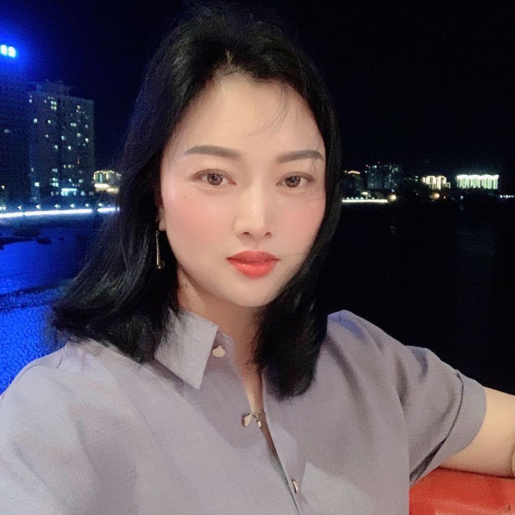 丽人绣品