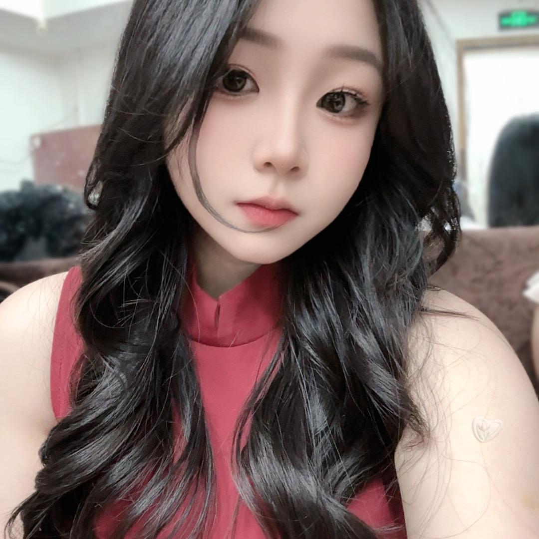 腼腆小美