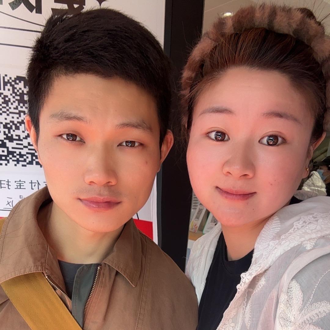 贴砖夫妇泗县👷小缪师傅