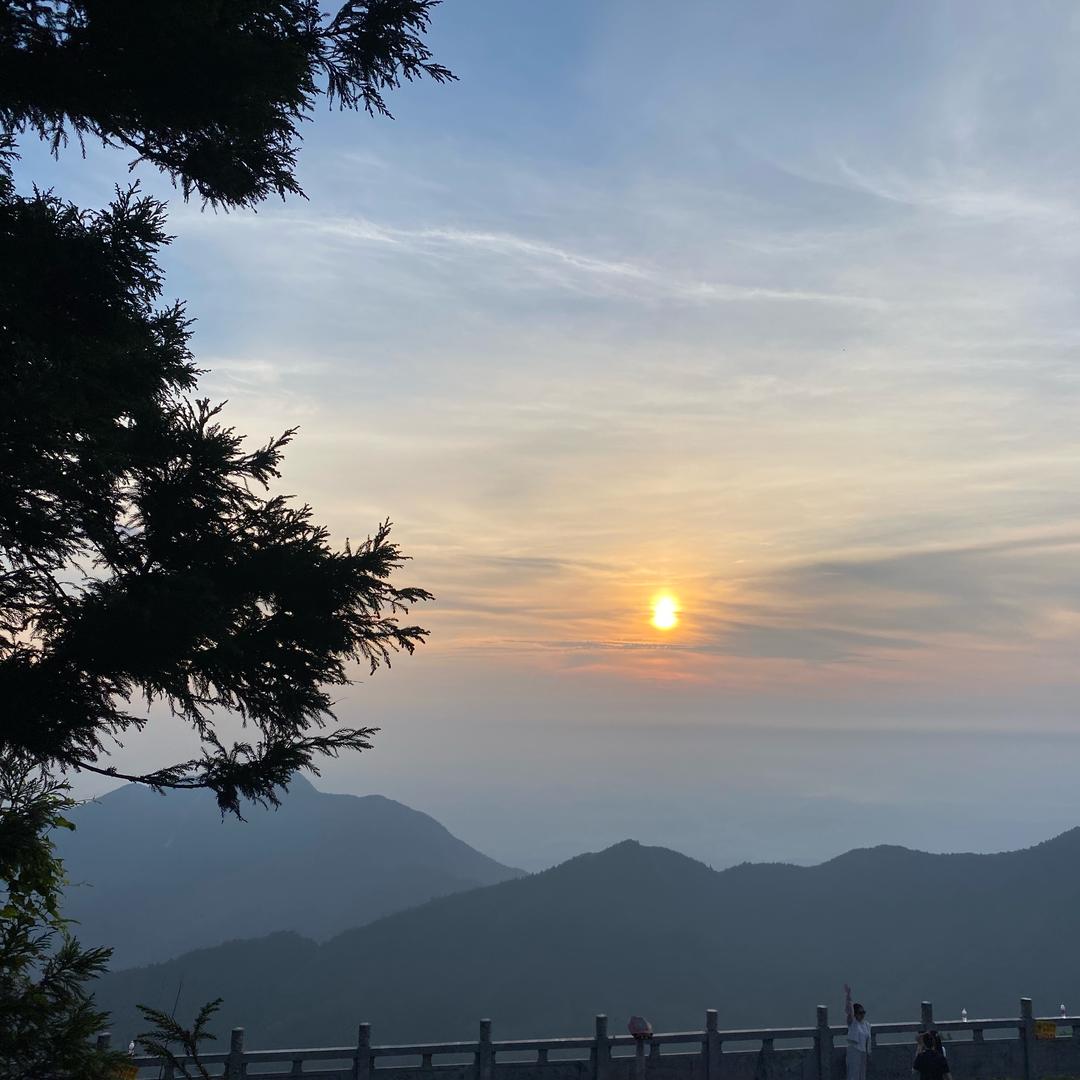 叠嶂