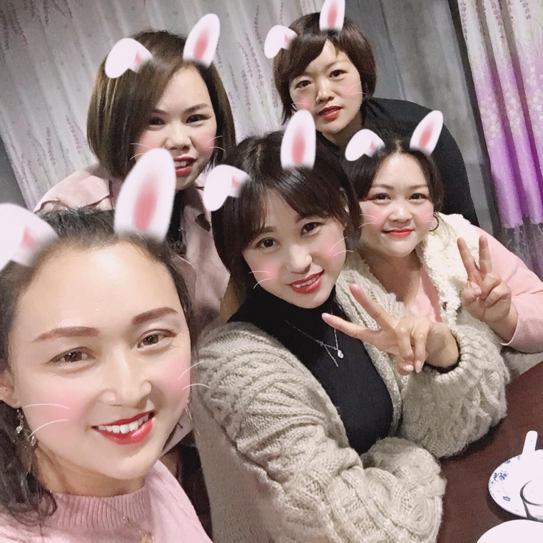 建材女团
