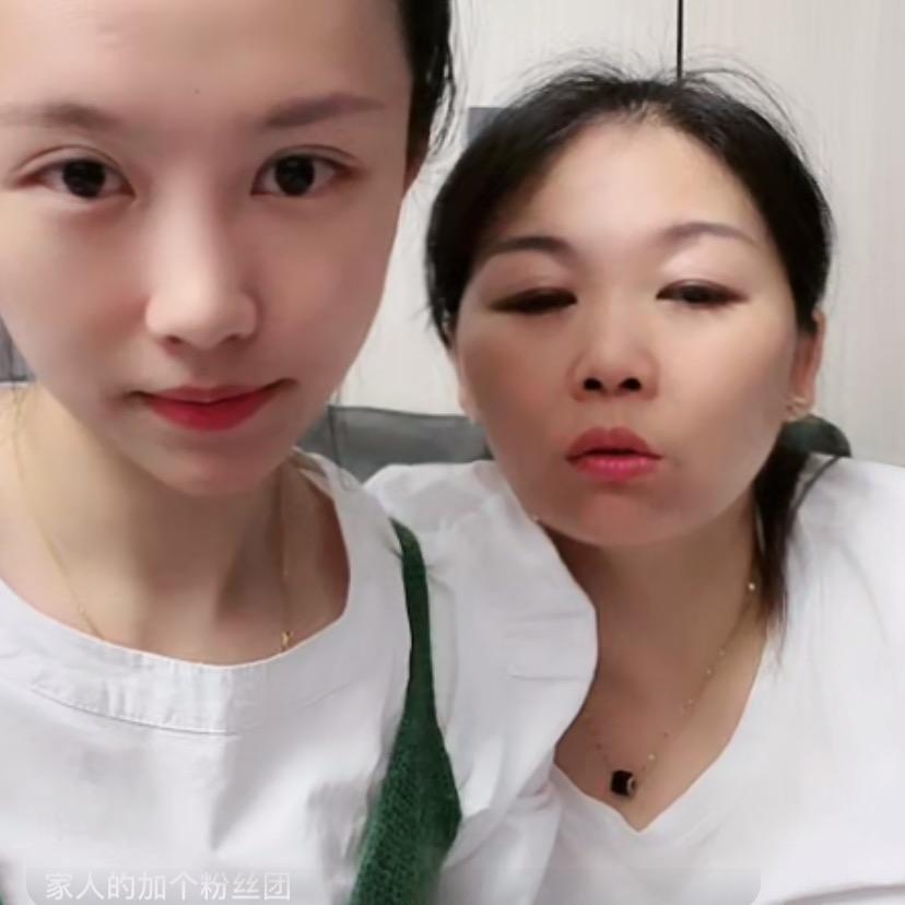 吴洁梅单亲妈妈