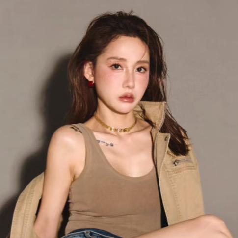 何荷Haley穿搭分享